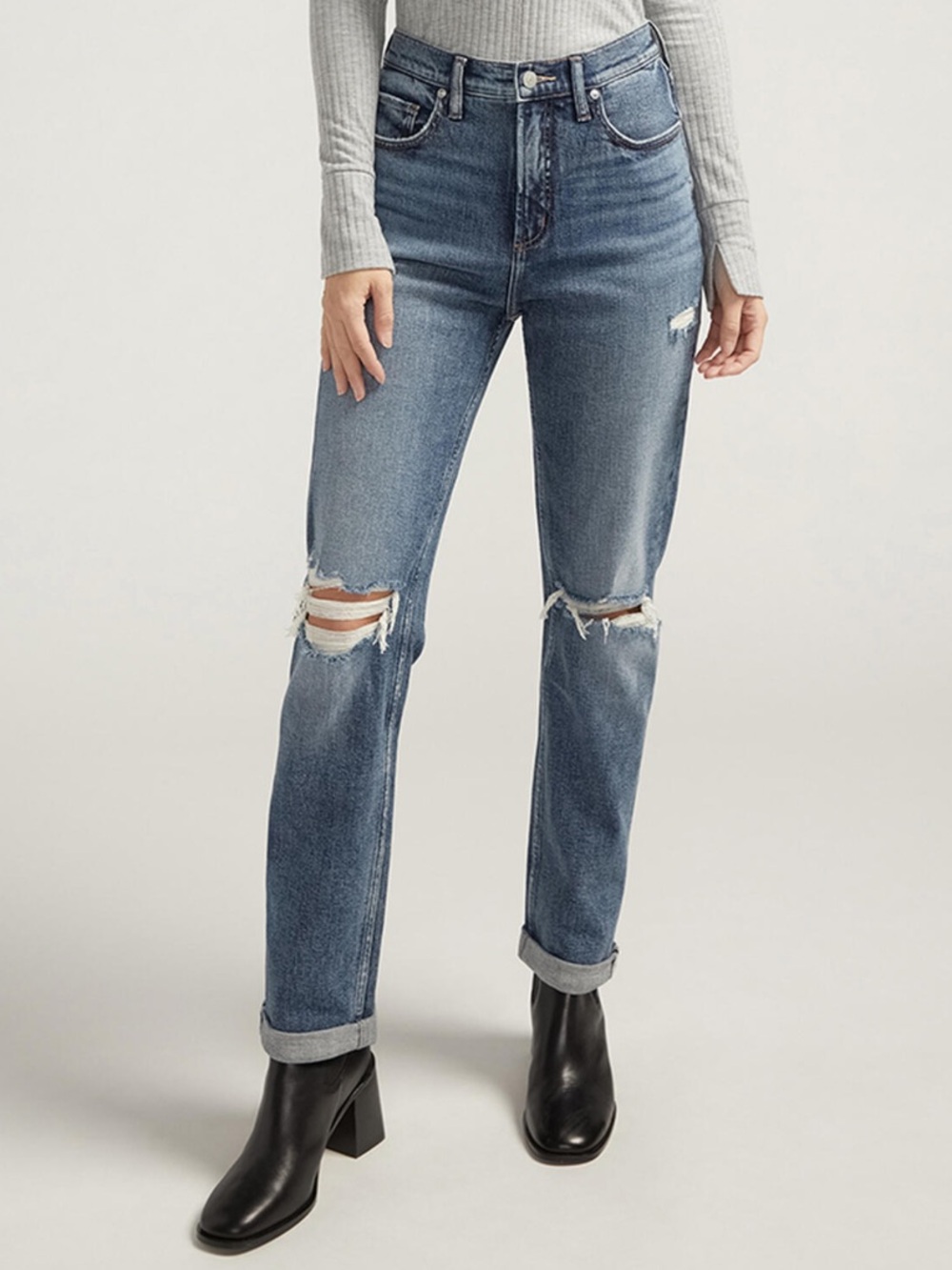 Silver Jeans 90s Boyfriend High Rise Jeans Indigo 28x29 NWT Distressed